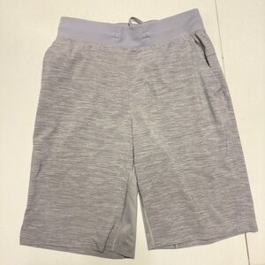 Lululemon Men’s Gray T.H.E shorts liner less performance shorts size small 11”